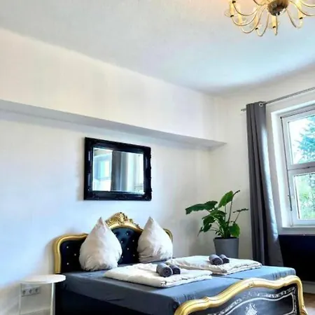 Villa Schomberg 1 *